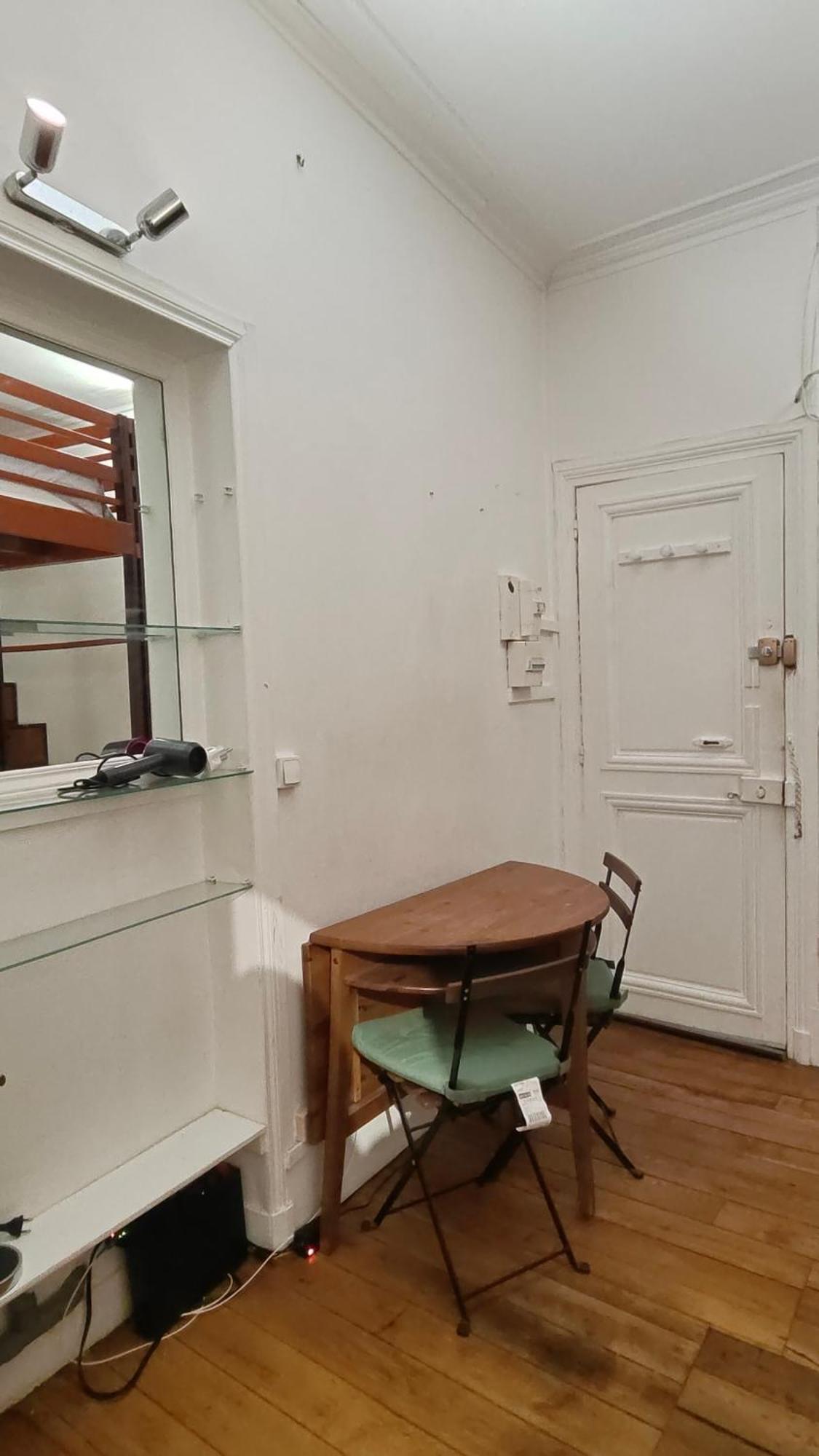 Cosy Next To Louvre Apartment