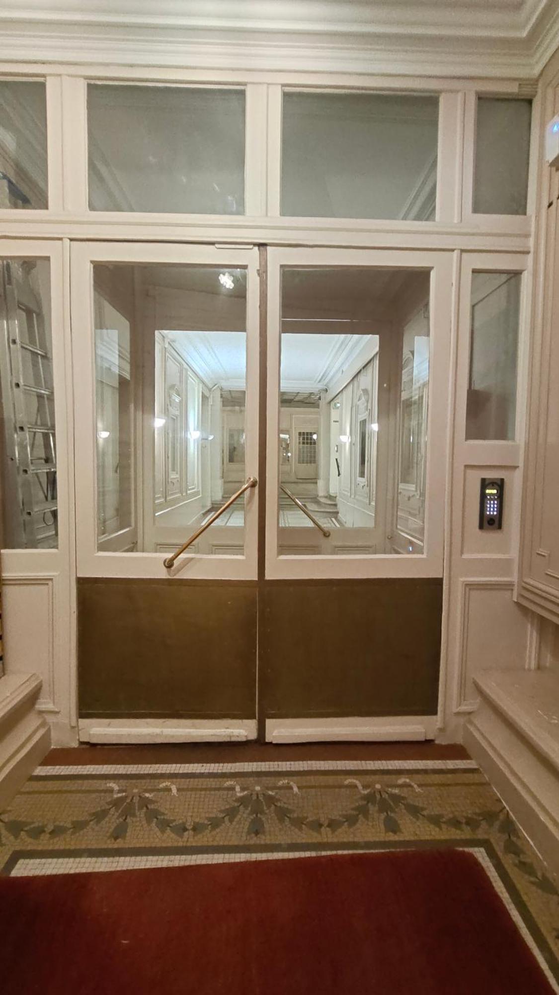 Cosy Next To Louvre Apartment